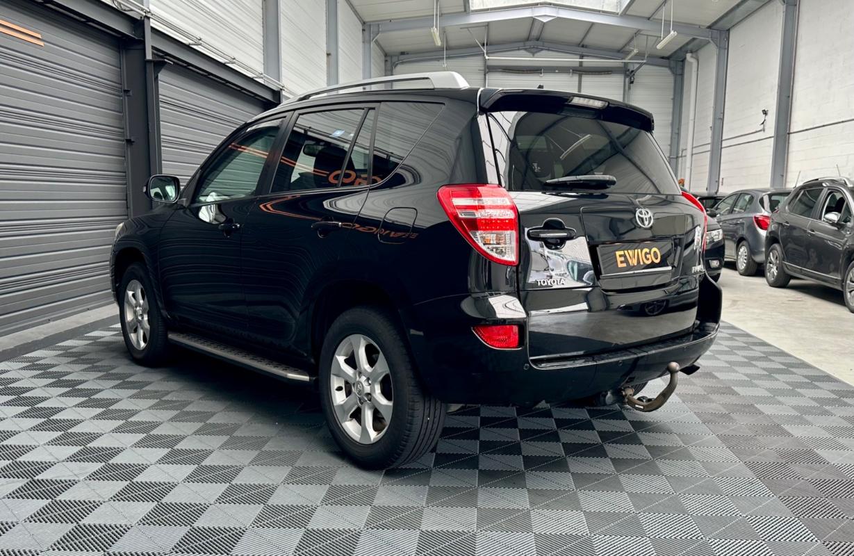 Toyota RAV4 - 2.2 D4D 150 LOUNGE 4X2