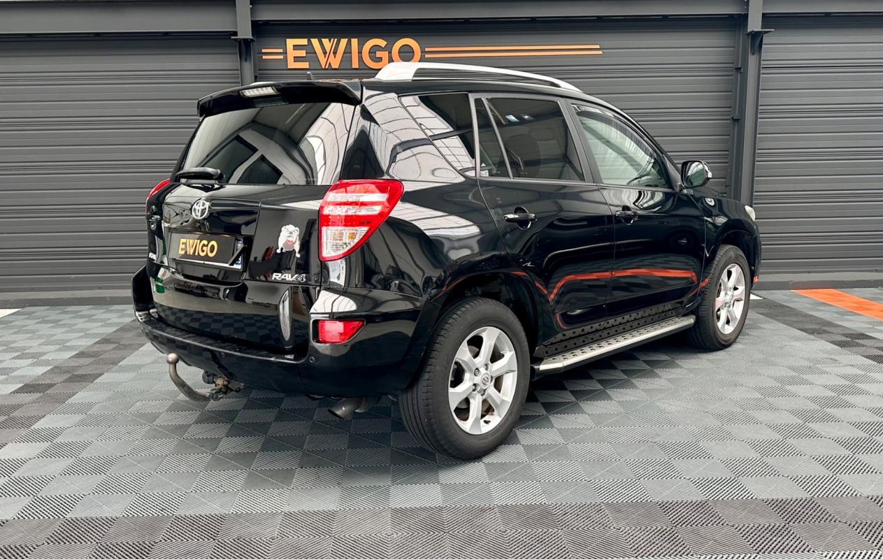 Toyota RAV4 - 2.2 D4D 150 LOUNGE 4X2