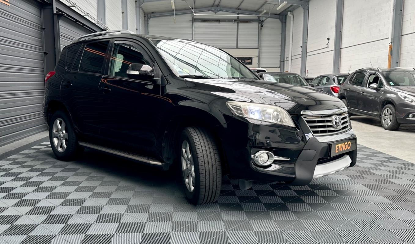 Toyota RAV4 - 2.2 D4D 150 LOUNGE 4X2