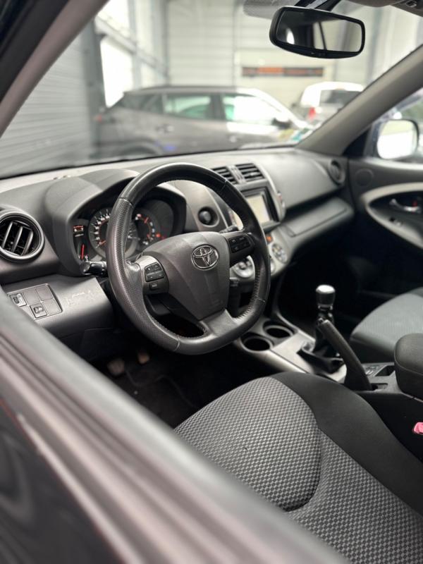Toyota RAV4 - 2.2 D4D 150 LOUNGE 4X2