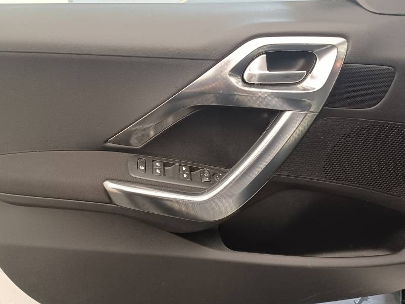 Peugeot 2008 - 1.2 PureTech 110ch S&S BVM5 Allure
