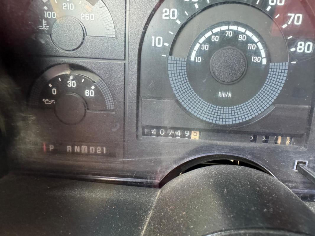 GMC Sierra - 4x4 350CI V8 ROUGE 1989