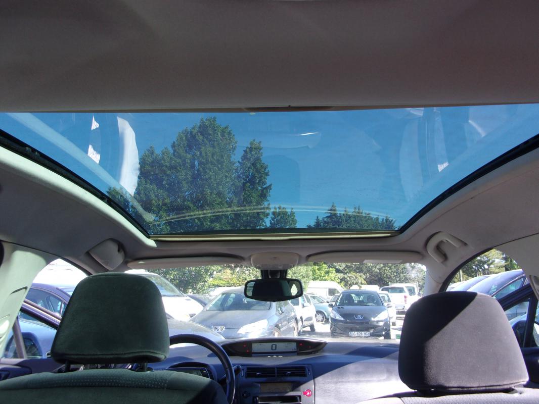 Citroën C4 - 1.6 16V 110 AMBIANCE VELOURS